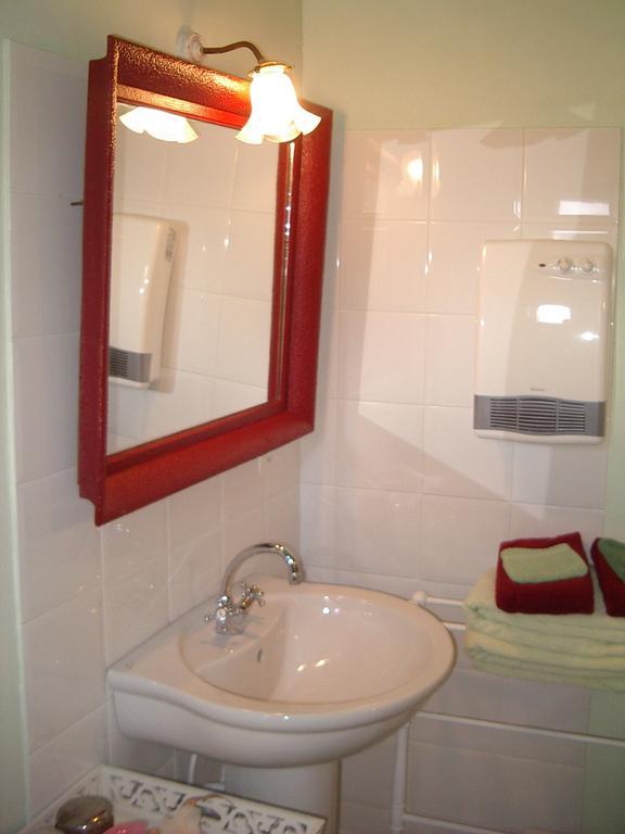Maison D'Hotes De La Verriere Les Ardillats Bilik gambar